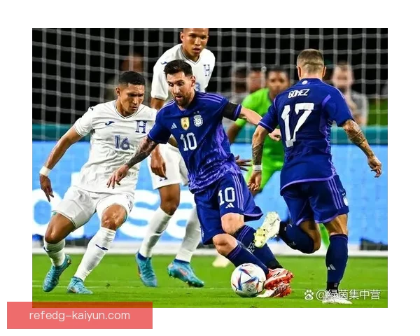 凯塞多近期比赛状态稳定，表现备受关注，展现出强大的中场控制力。