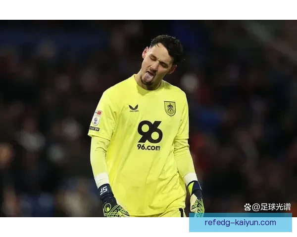 库尔图瓦西甲金手套奖竞争加剧，状态稳健引发关注